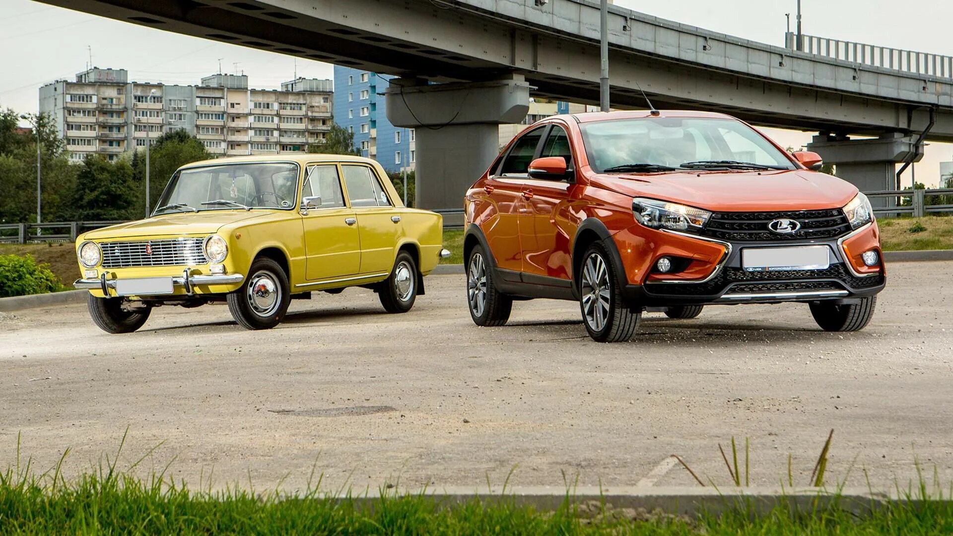 Разные лады фото На "копейку" сдачи: самая первая Lada против самой новой Статьи Известия