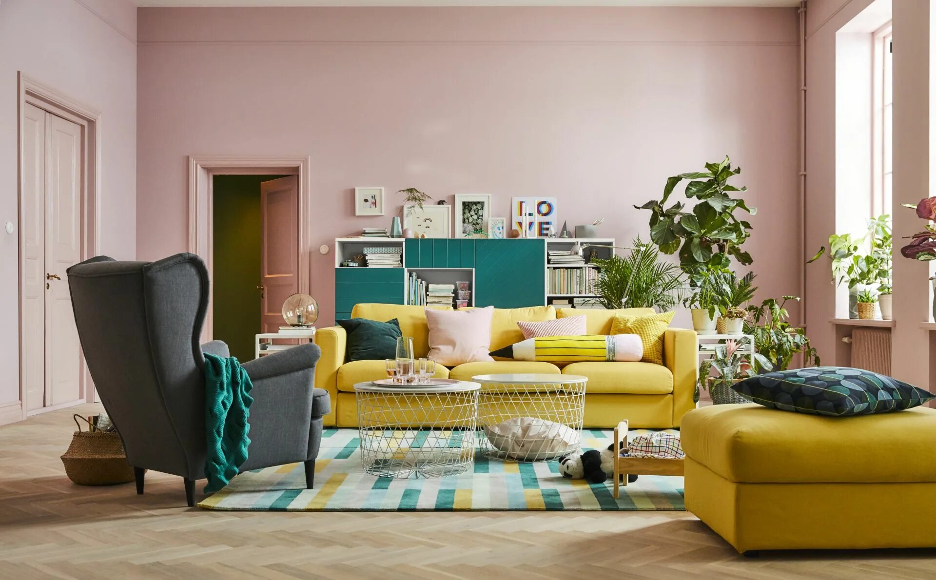 Разные цвета в интерьере фото Producten Ikea living room, Ikea catalog, Ikea living room chairs