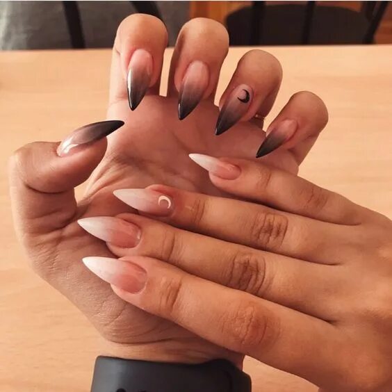 Разный маникюр на двух руках фото 45+ October Nails To Inspire You This Fall 2021 Fall Nail Trends in 2024 Manicur