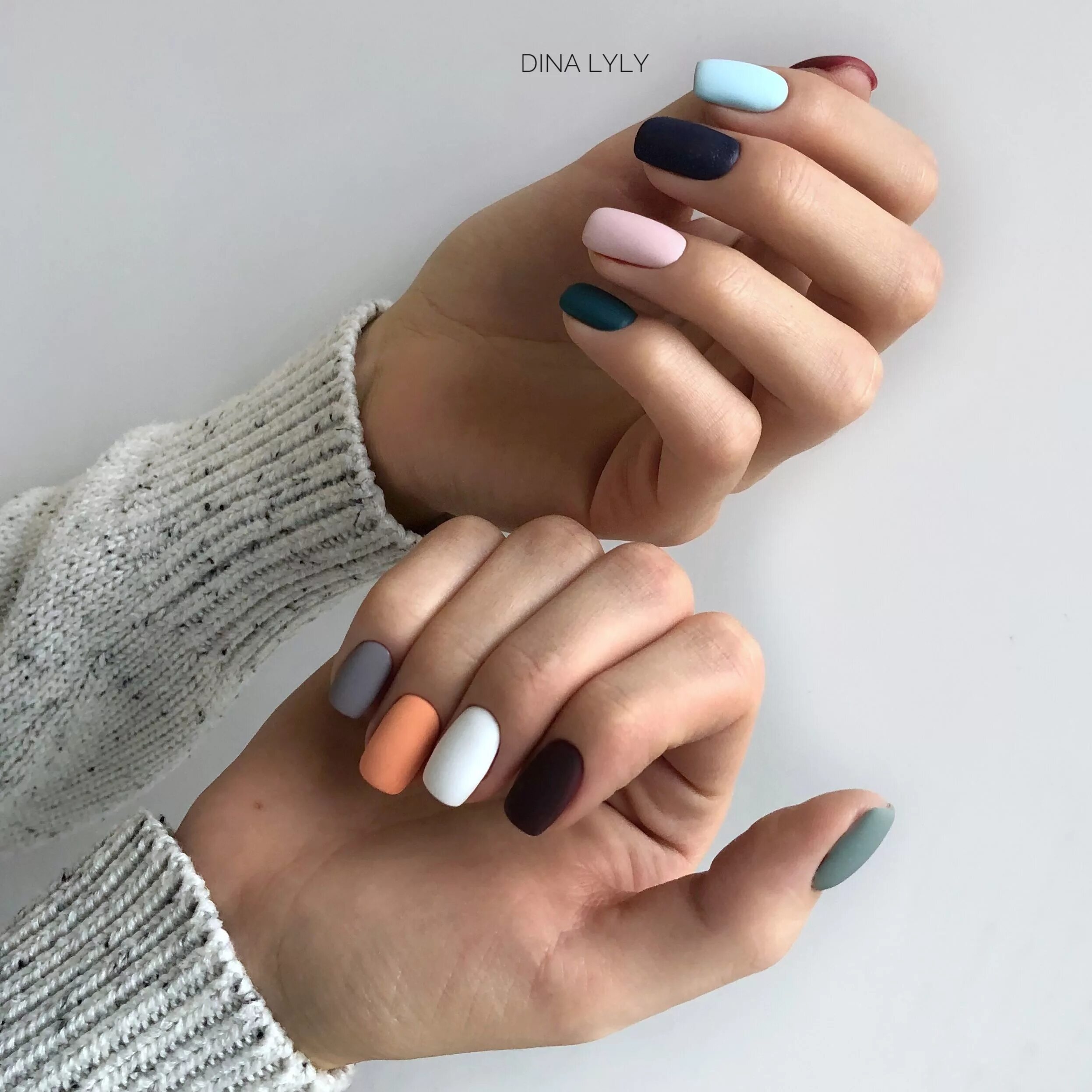 Разный маникюр на двух руках фото Pin on Маникюр Stylish nails, Velvet nails, Manicure