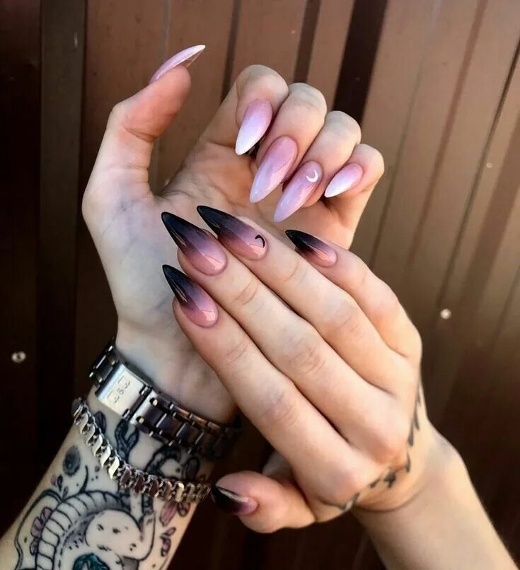 Разный маникюр на двух руках миндаль Nail art fashion outfits choices Nails cute nails glitter nails nails inspo fash