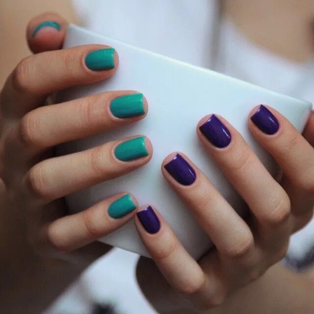 Разный маникюр на двух сочетание цветов Pin on Multi Coloured Nails