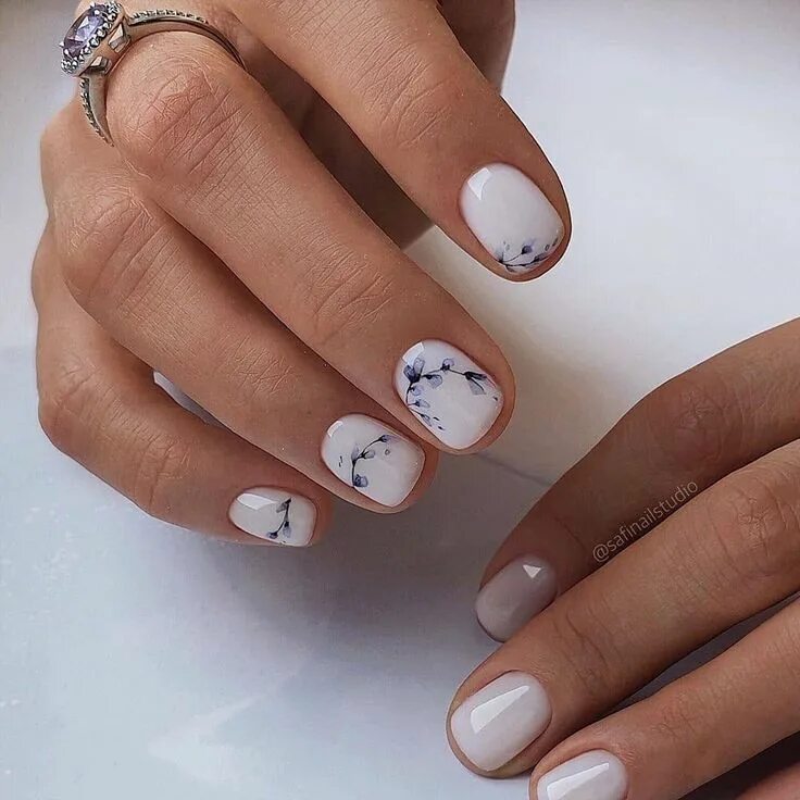 Разный маникюр на короткие ногти Pin by Катерина Деретюк on манікюр Short square nails, Square nails, Subtle nail