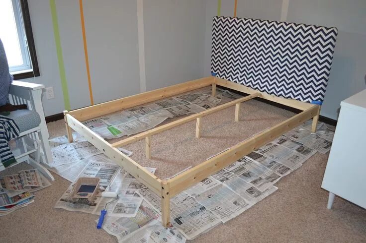 Разобранная кровать фото Sunny Carrier: Big Boy Bed DIY Remodel bedroom, Small bedroom remodel, Diy bed