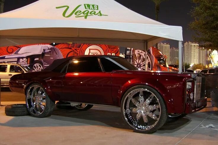 Разрешен ли тюнинг авто в сша WTH! How do you mount the tires!! Donk cars, Custom muscle cars, Pimped out cars