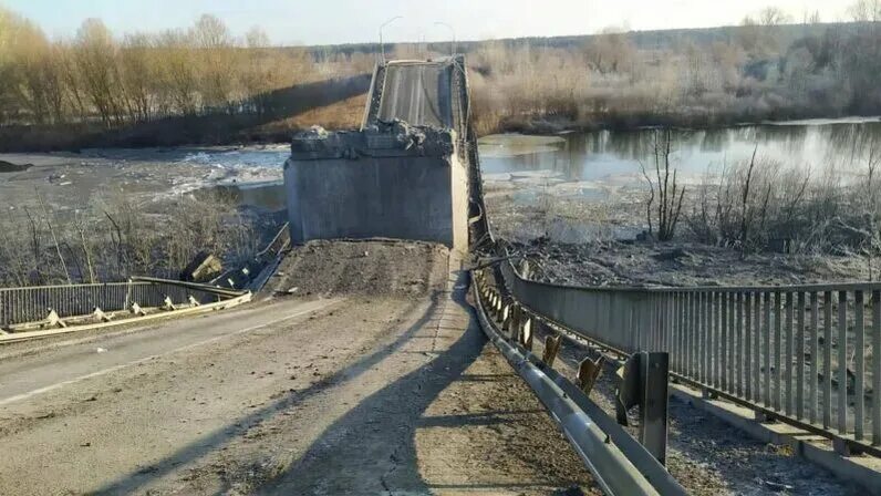 Разрушение моста фото Сивков подробно объяснил, почему еще рано взрывать мосты через Днепр: Яндекс.Нов