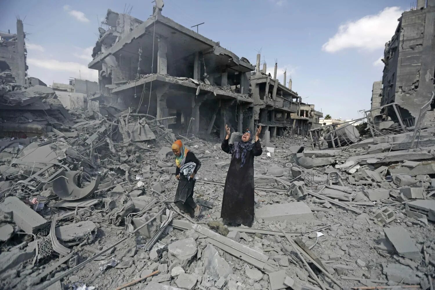 Разрушенная газа фото Palestinians Search the Rubble During 12-Hour Truce in Gaza