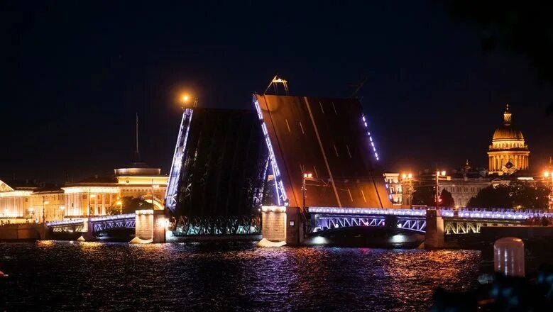 Разведение мостов в санкт петербурге фото Дворцовый мост разведут в полночь 27 мая под гимн Петербурга - Новости Mail