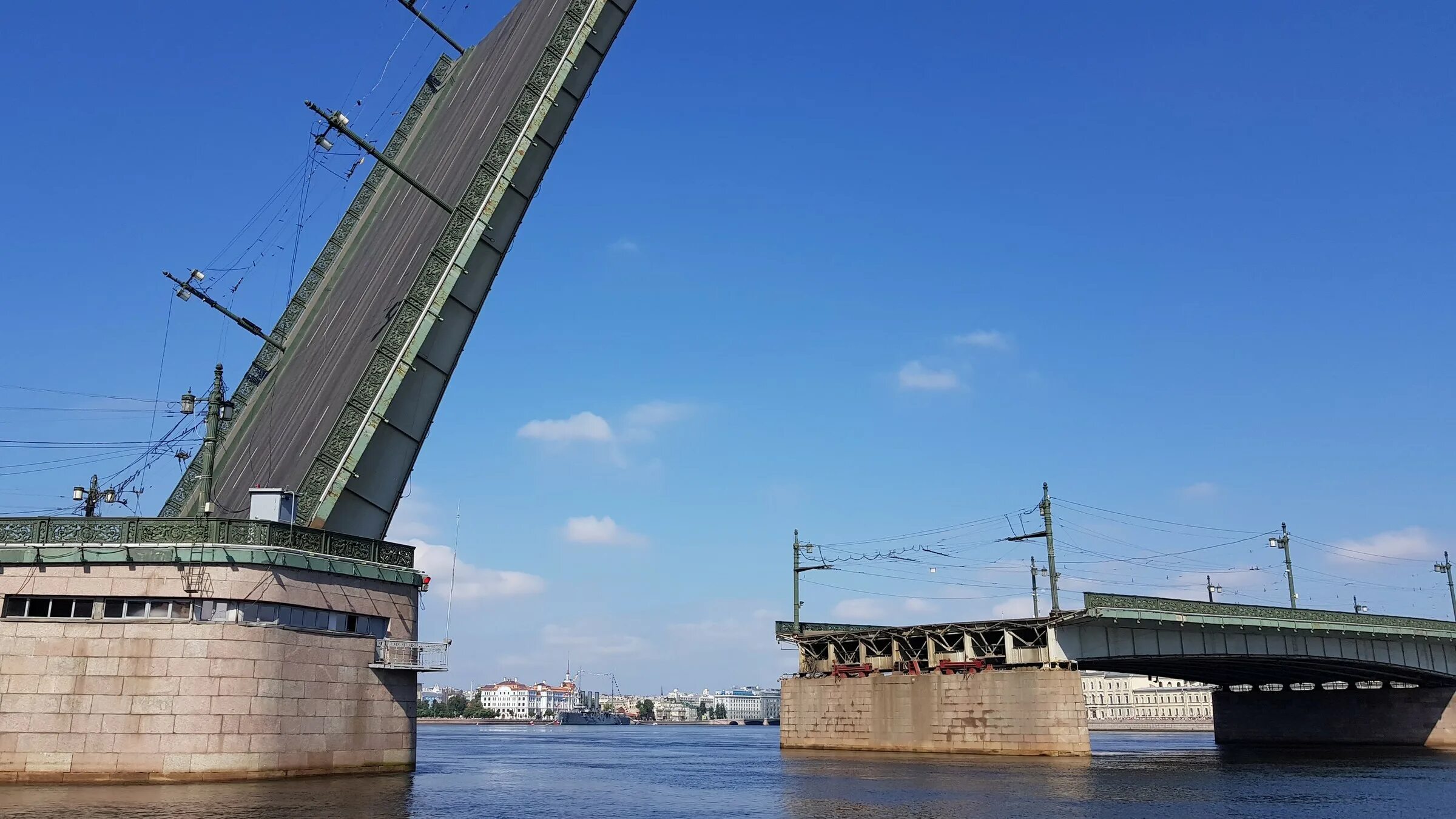 Разведенный литейный мост в санкт петербурге фото Литейный мост, Санкт-Петербург. График разводки Литейного моста в 2024 году, оте