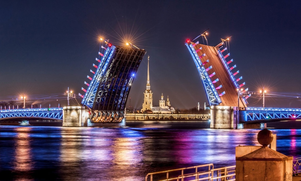 Разводные мосты санкт петербурга фото с названиями Санкт-Петербург весной: куда сходить в 2024 году?