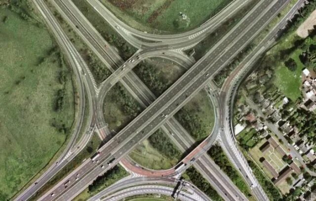 Развязка бабочка фото Stunning Highway Interchanges (23 pics) Highway road, City skylines game, City r