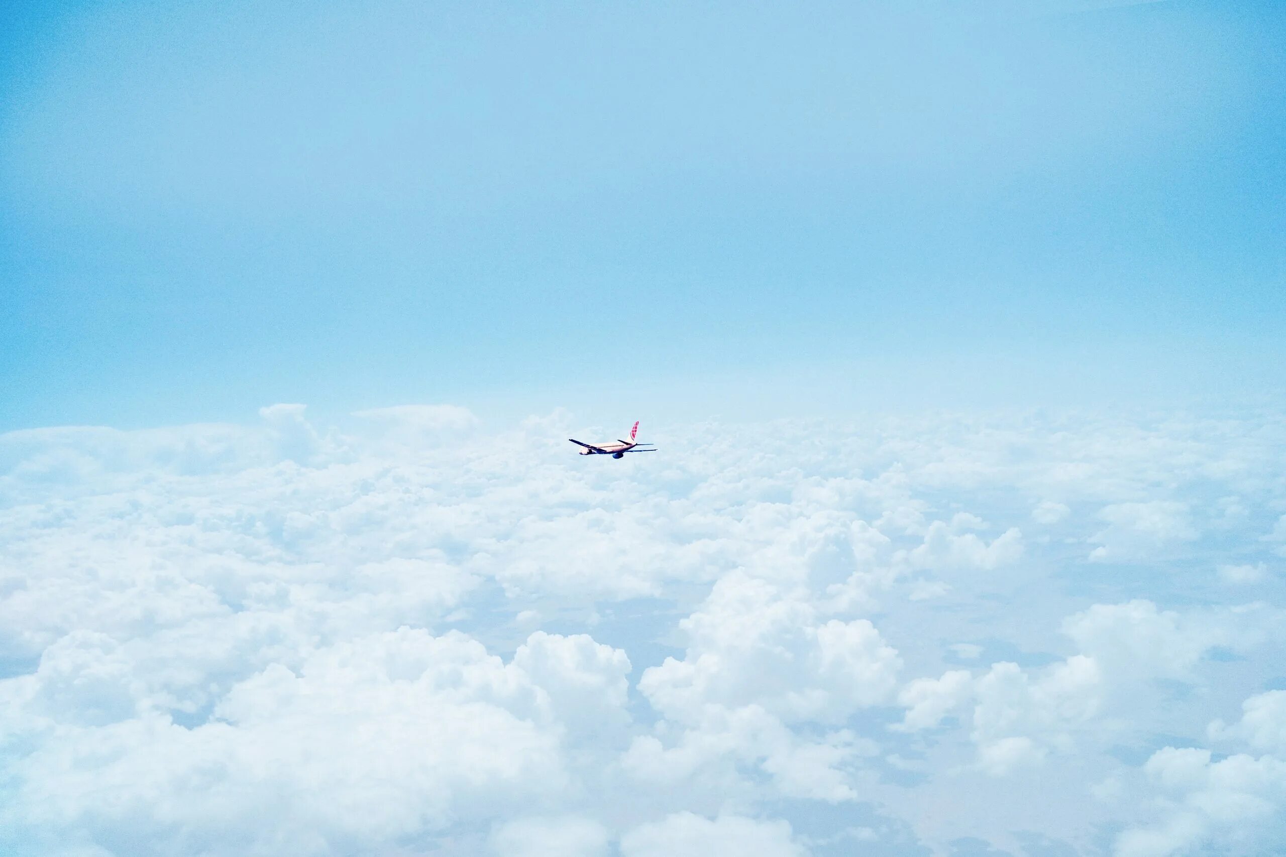 Реактивный самолет фото в небе Small altitude changes could cut climate impact of aircraft by up to 59% - Advan