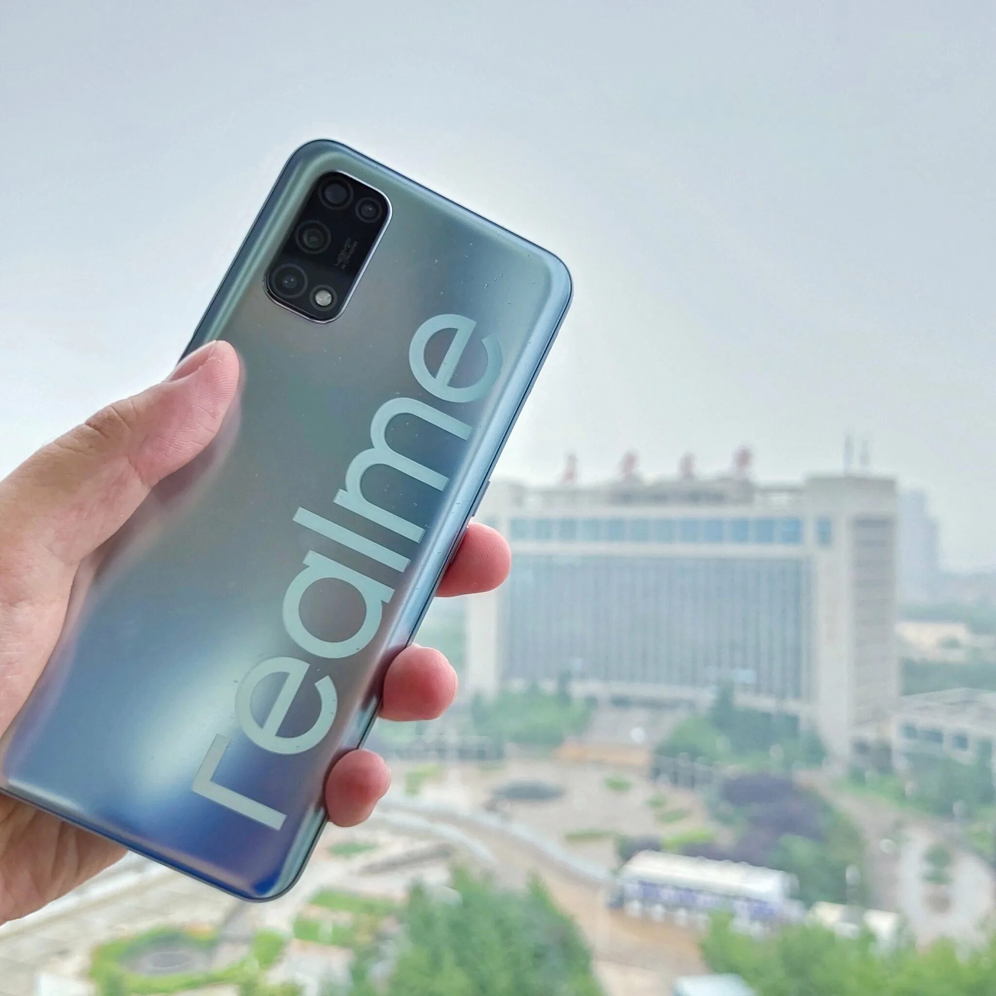 Реалми 13 про фото Realme V5 в итоге скопировал дизайн Honor 30. Живые фото в высоком разрешении