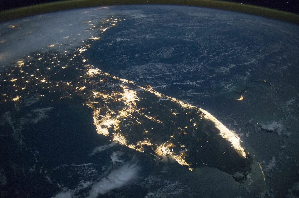 Реальное фото земли File:Florida from ISS night 2014.jpg - Wikipedia