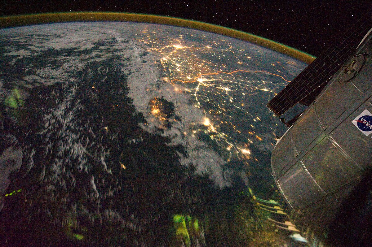 Реальное фото земли Файл:India-Pakistan Borderlands at Night.JPG - Вікіпедія