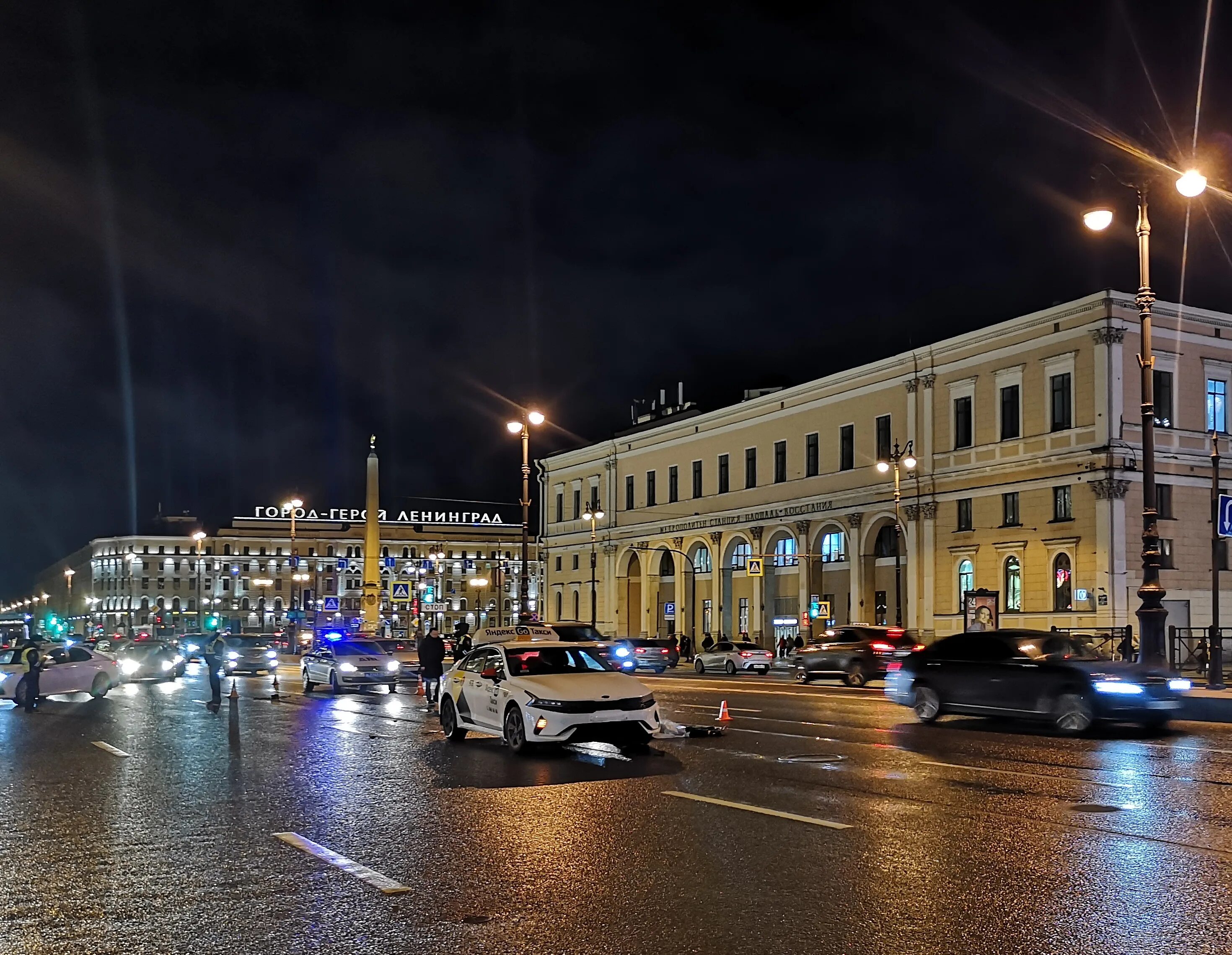 Реальные фото питера сейчас На Лиговском у Московского вокзала произошло ДТП, на дороге - накрытое тело Прои