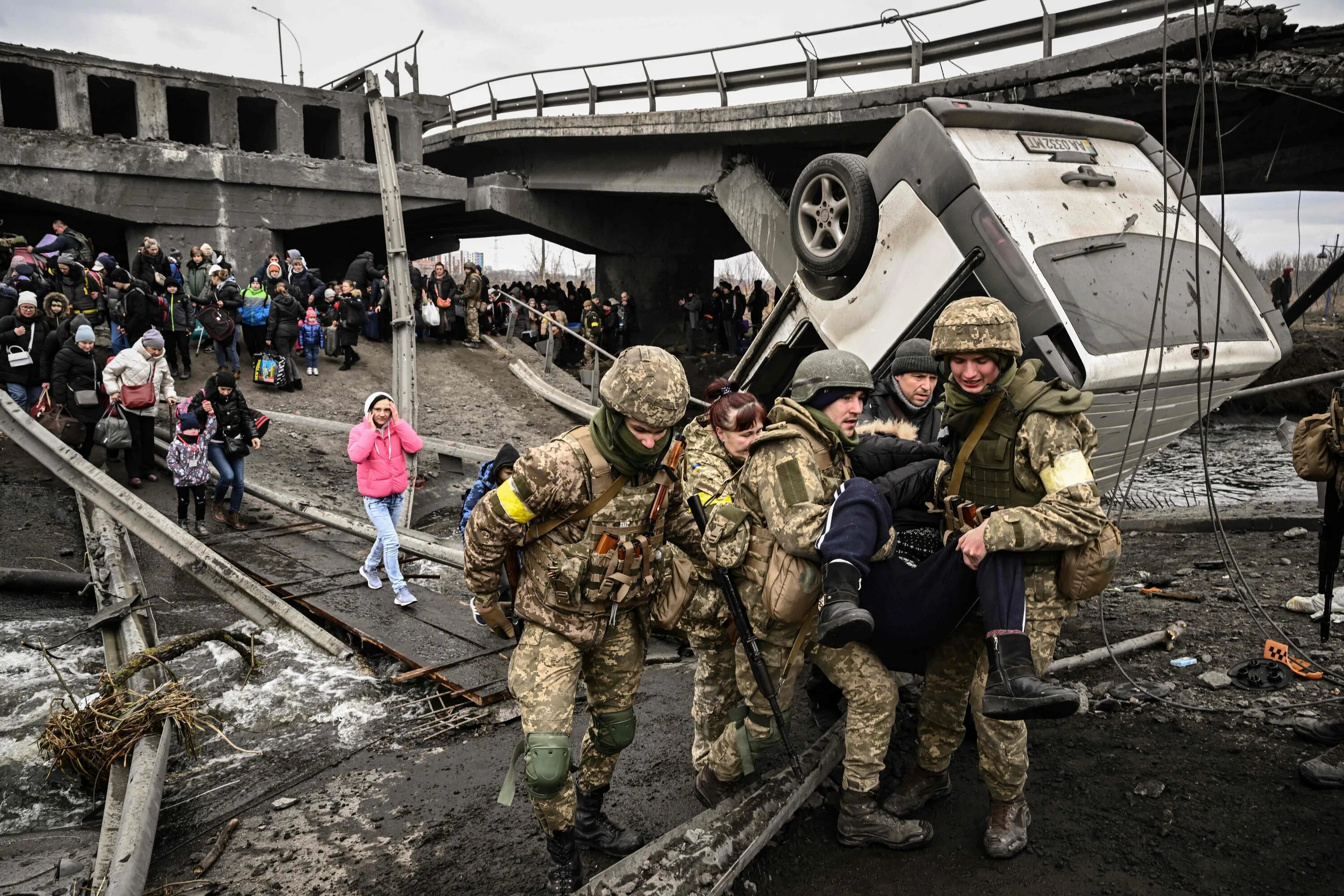 Реальные фото украины сегодня In photos: Russian forces surround major cities in Ukraine as invasion continues