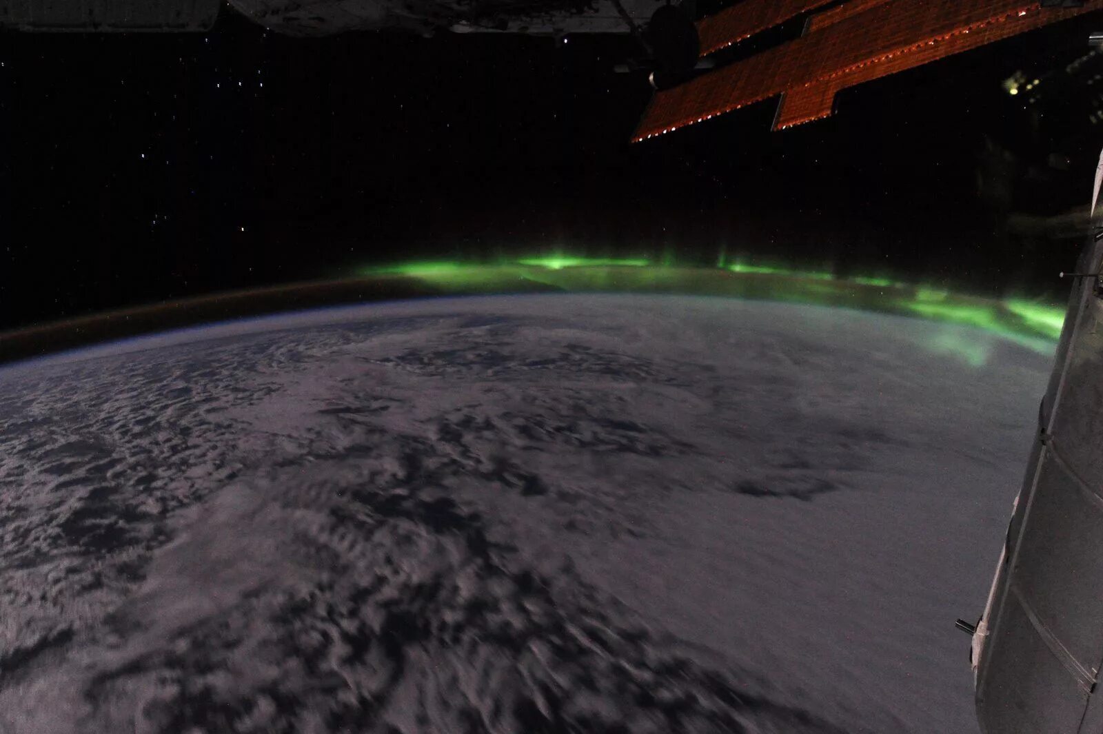 Реальные фото земли без обработки Aurora Australis from the International Space Station! (Orion's belt in the back