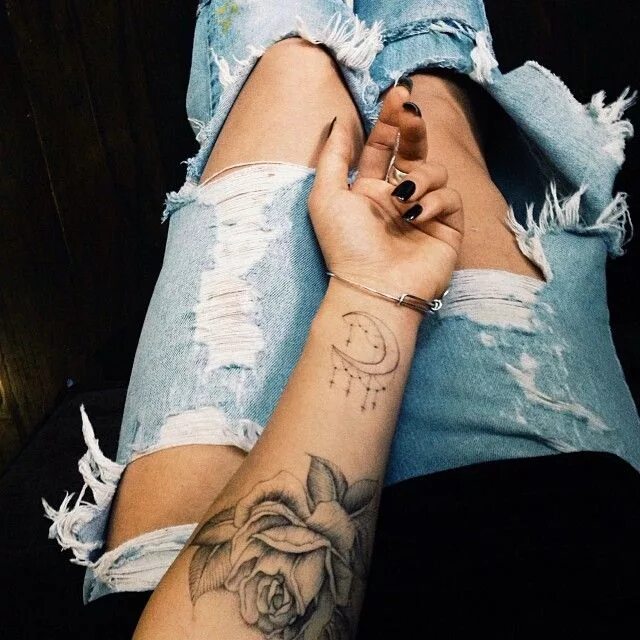 Реальные тату фото Moon/flower arm tattoo (With images) Tattoos, Inspirational tattoos, Flower tatt