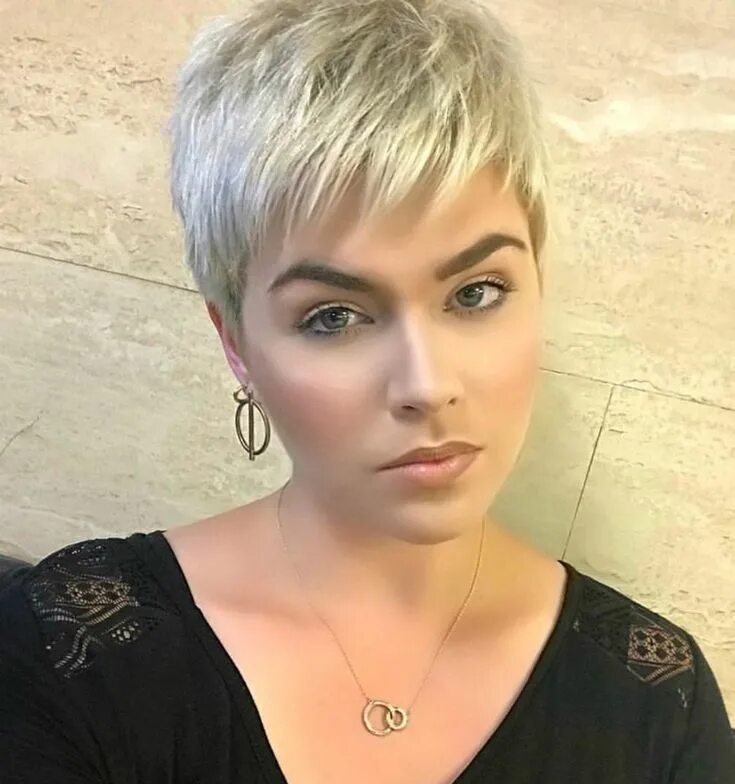 Реальные женские стрижки Pin on Hair styles Short hair styles pixie, Thick hair styles, Pixie hairstyles