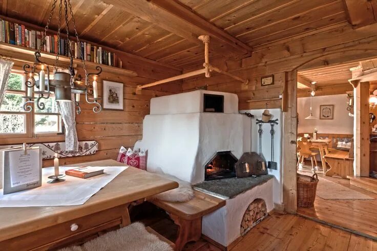 Реальный интерьер деревенского дома classic mountain cabin interior, rustic charm, Austria Деревенские дома, Интерье