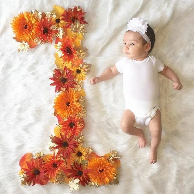 Ребенок месяц фото цифр 1 First month, DIY flower number. picture came out great! Turned 1 month in Novemb