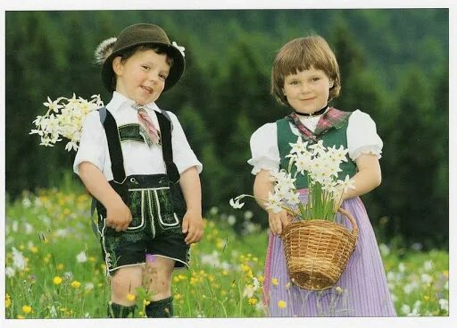 Ребенок национальный фото Pin on National Costumes from around the World Traditional outfits, Kids around 