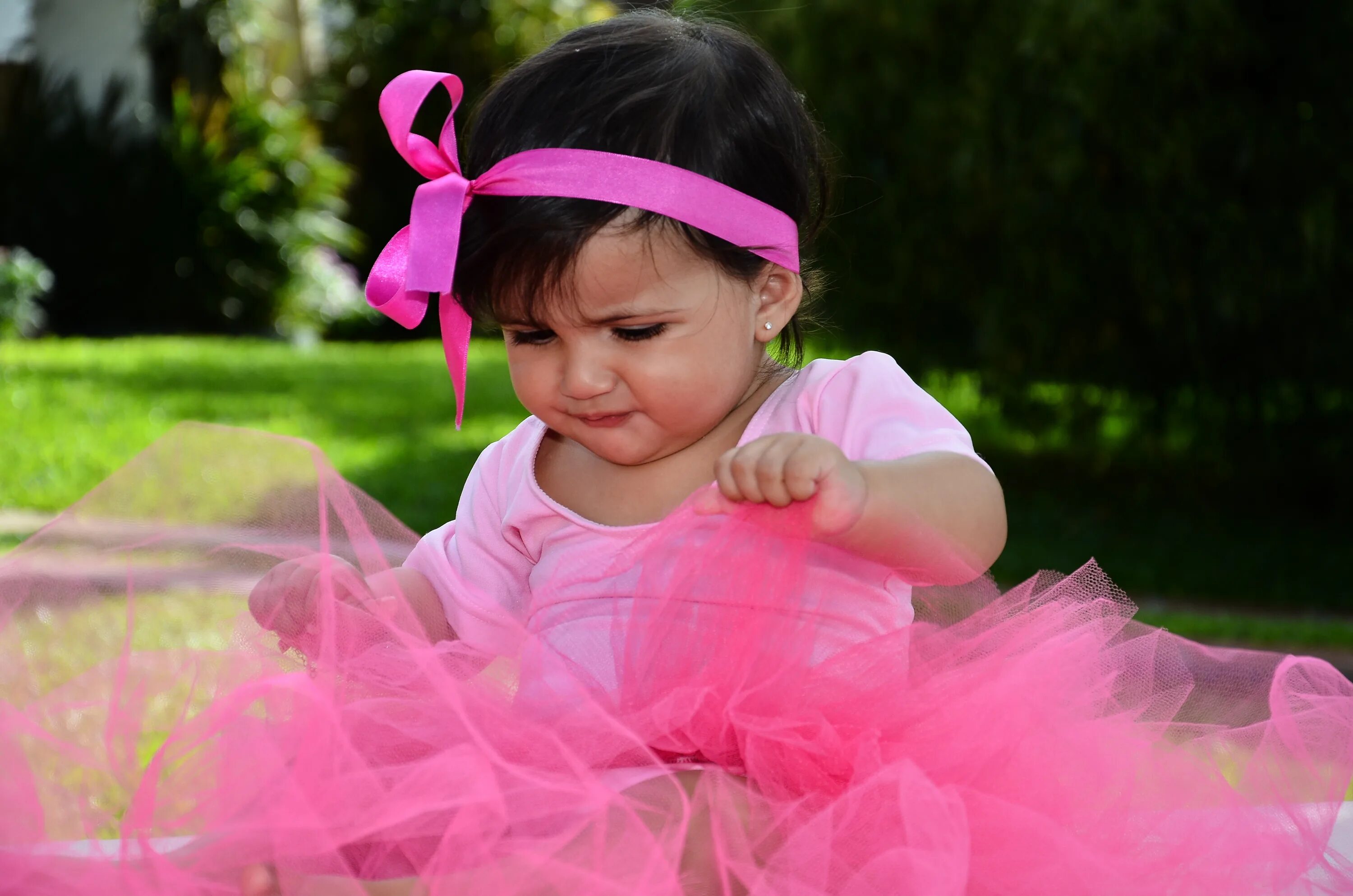 Ребенок в розовом фото Free Images : girl, flower, cute, child, clothing, pink, dress, toddler, rosa, c