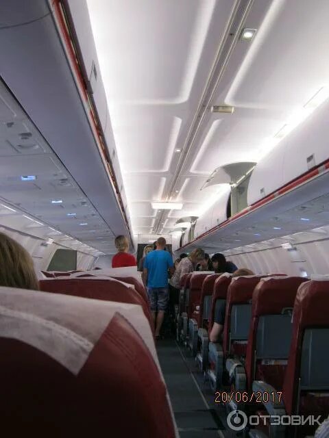 Austrian Airlines B777-200 Economy class - Business Traveller