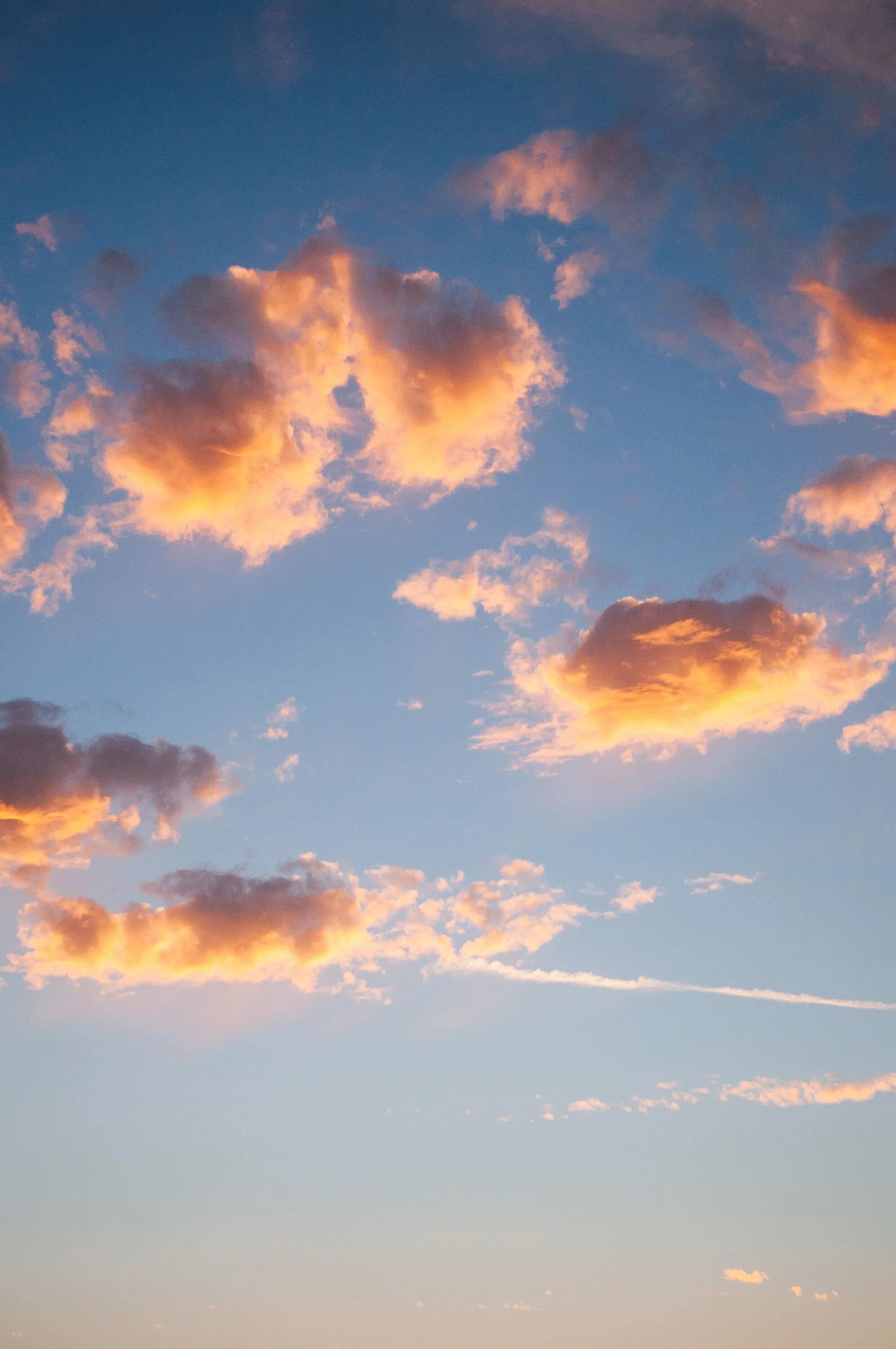 Редактор фото небо Orange clouds in a beautiful sky free image download