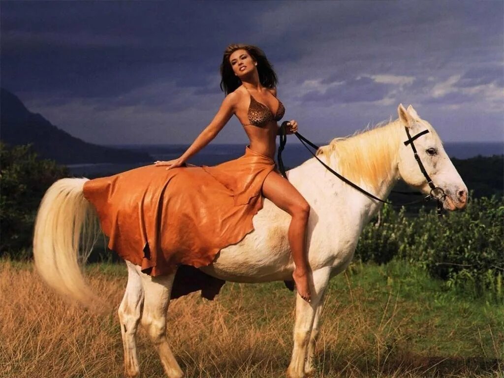 Редактор фото с лошадьми верхом Carmen-Electra-Riding-A-Horse-1-1024x768 eva stefanou Flickr