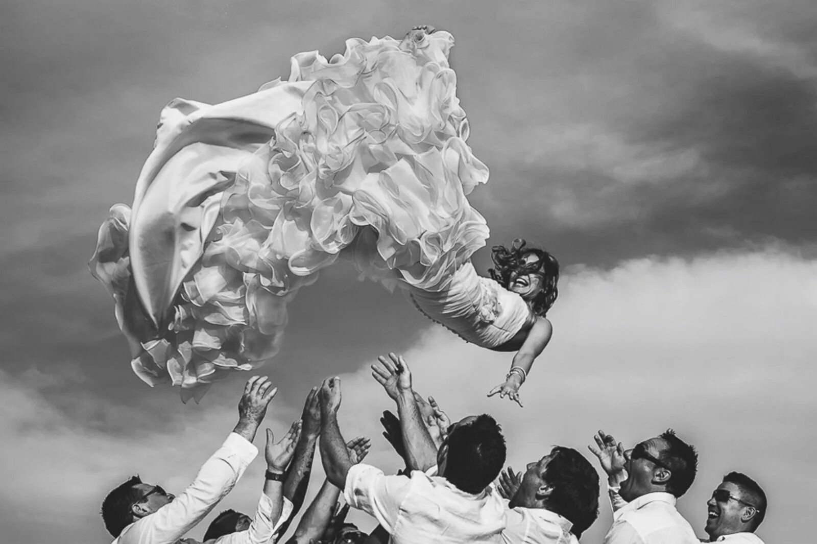 Редкие фото мира Most Spectacular Wedding Photos Named - ABC News