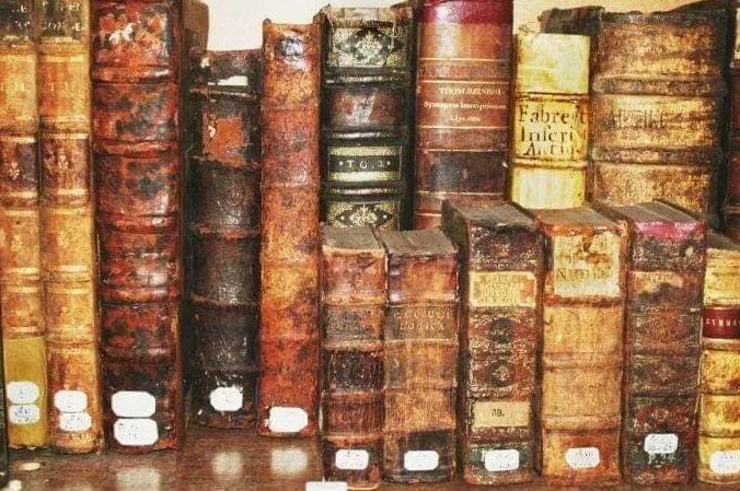 Редкие книги мира фото У Ніжині працює унікальний музей рідкісної книги (Фото) - ЧЕline