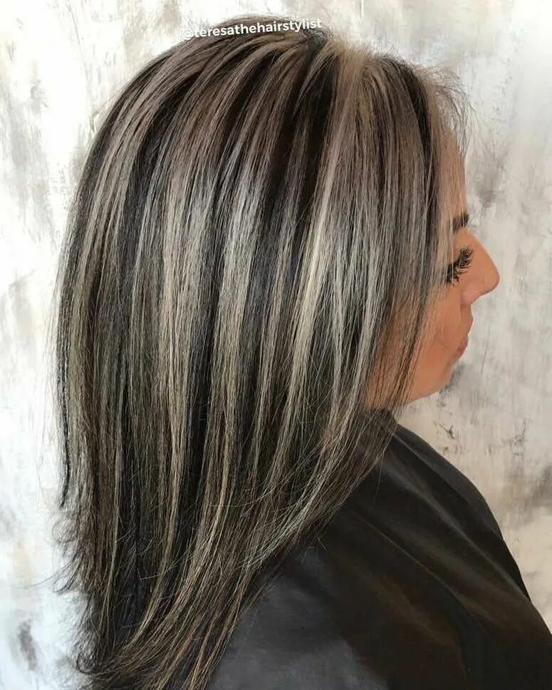 Редкое мелирование фото на темные Silvery streaks.. #chunkyhighlights #schwarzkopfprofessional #joicoblondelife #r