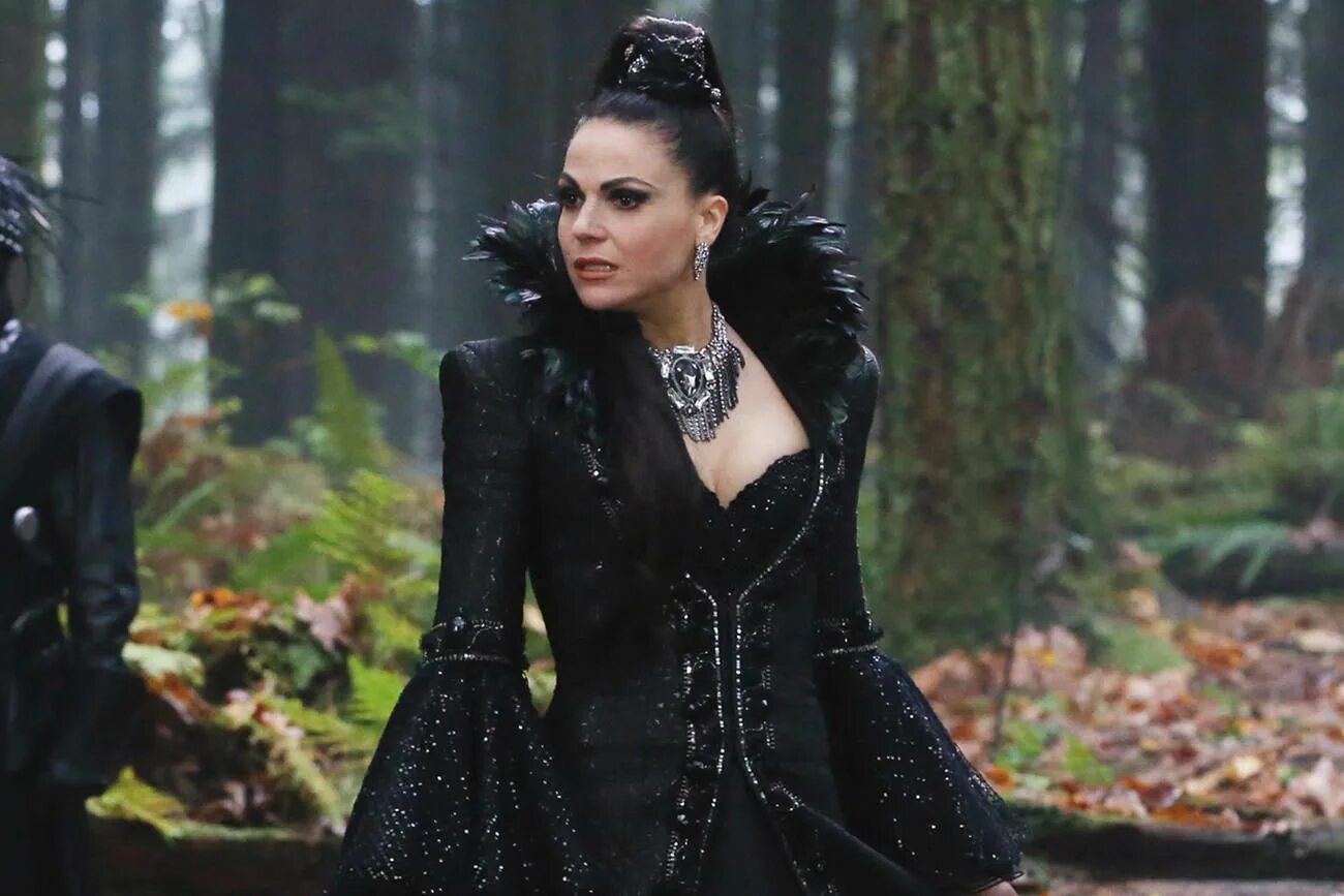 Реджина однажды в сказке фото Once Upon a Time Season 5 Spoilers: Regina's Dark Side Comes Out in the Underwor