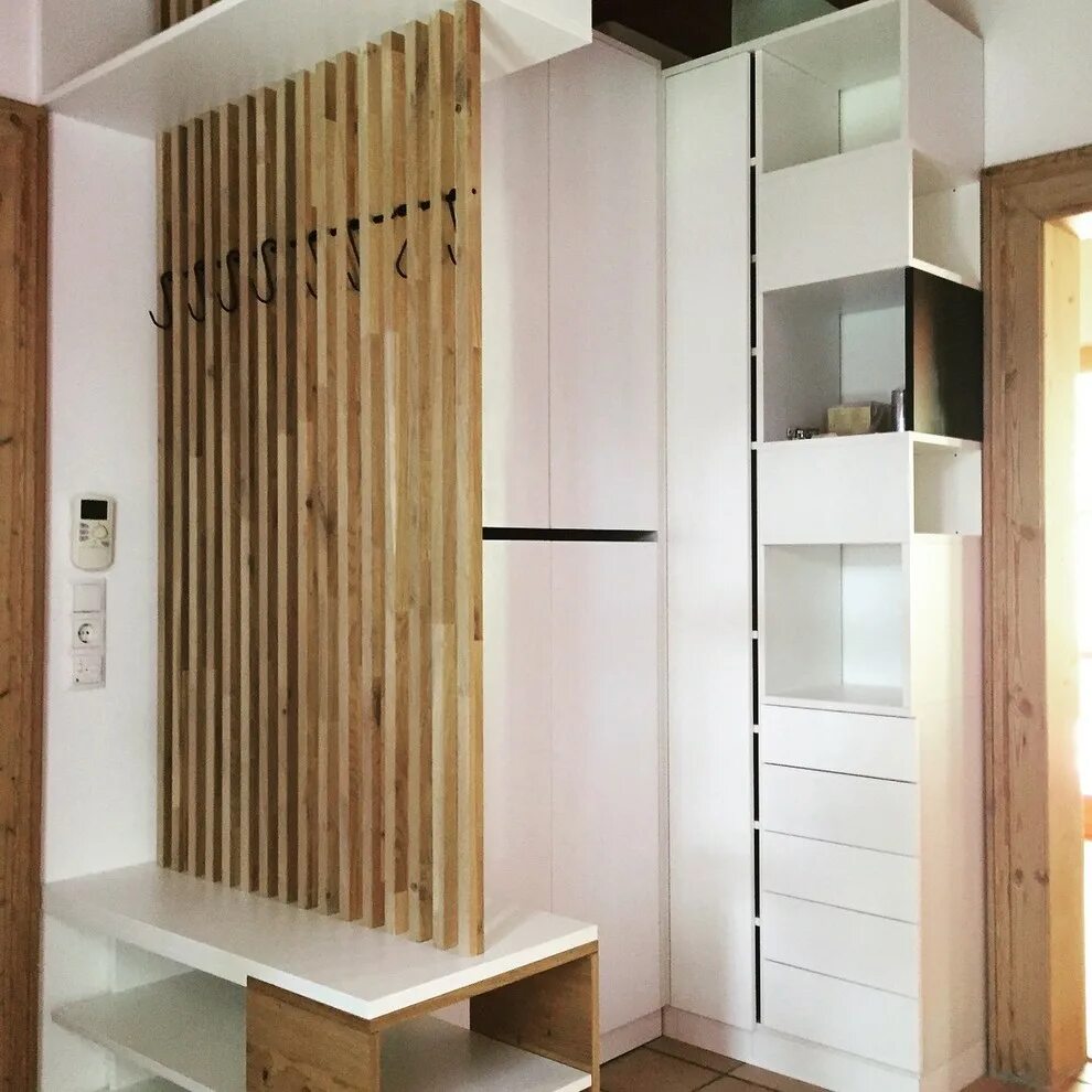 Реечные прихожие фото Garderobe - Скандинавский - Прихожая - Нюрнберг - от эксперта makingdesign Houzz