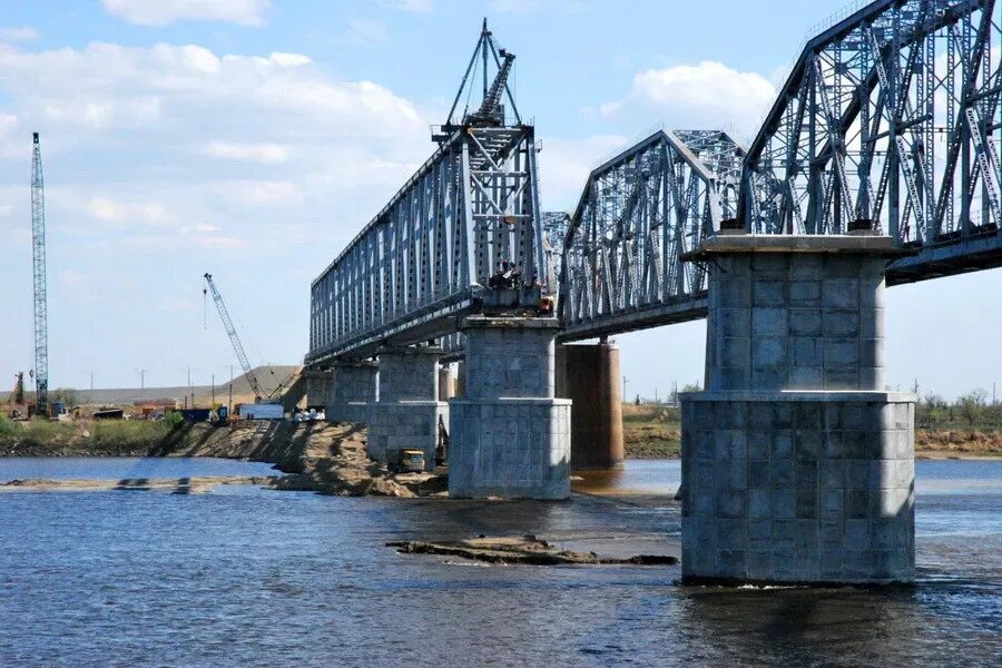 Река бурея фото с жд мостом В Амурской области открылся железнодорожный мост через реку Зея (05.12.2019)