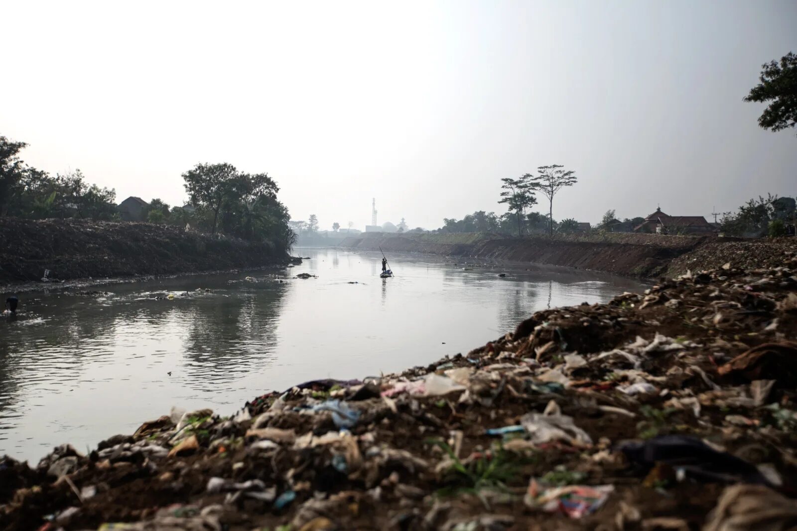 Река читарум фото To live and die along the Citarum: the most polluted river in the world Andrea C