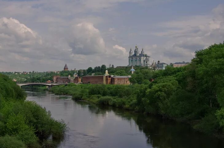 Река днепр в смоленске фото Звонят колокола УКСобора Отпускаю Рыбку в реку Днепр в Смоленске. - смотреть вид