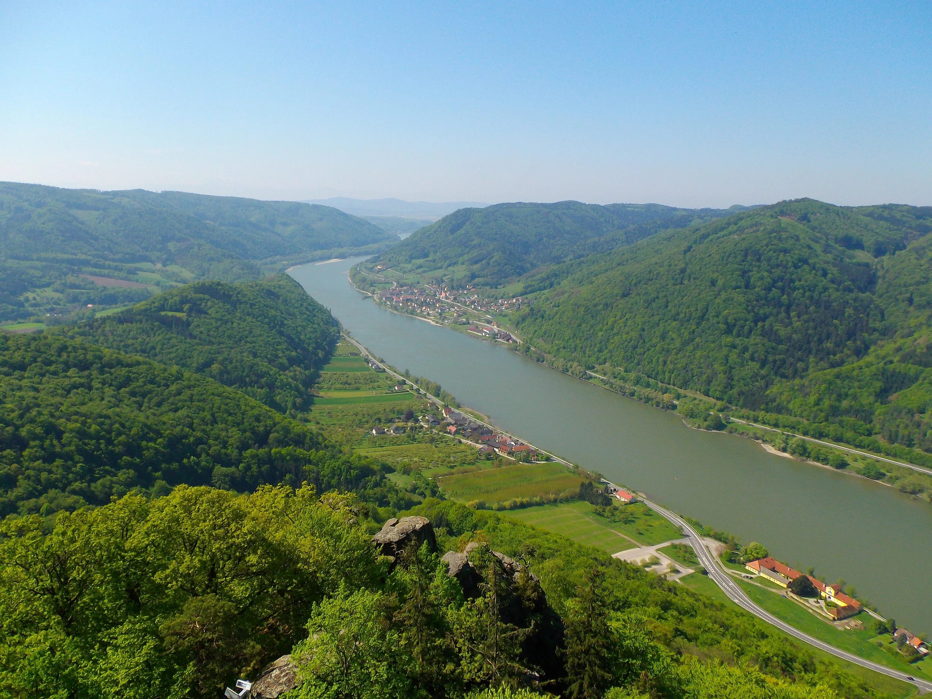 Река дунай фото River with green waters landscape free image download