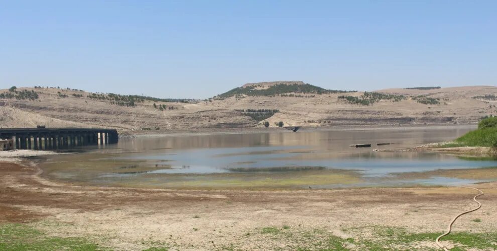 Река евфрат фото Water levels coming from Turkey in the Tigris and Euphrates rivers decreased by 