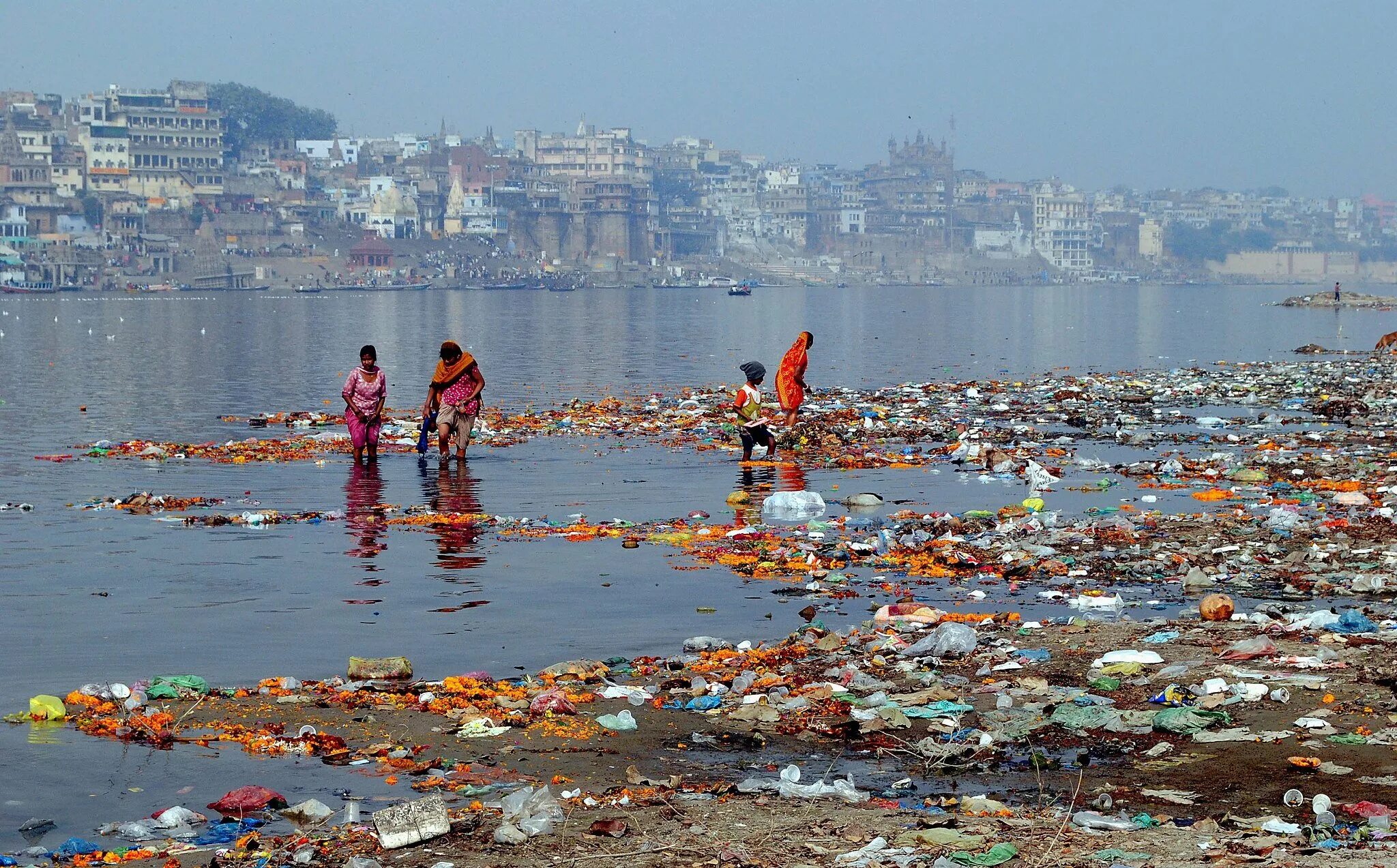 Река ганг самая грязная фото Ganga Pollution- Large Quantity Of Untreated Water Flowing Into Rivers, Huge Amo