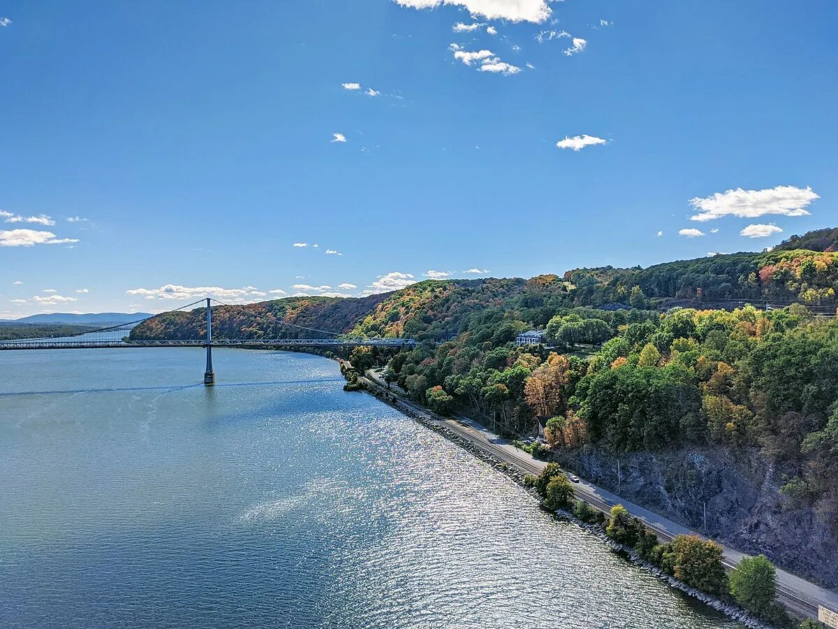 Река гудзон фото File:The Hudson River in Poughkeepsie, NY.jpg - Wikipedia