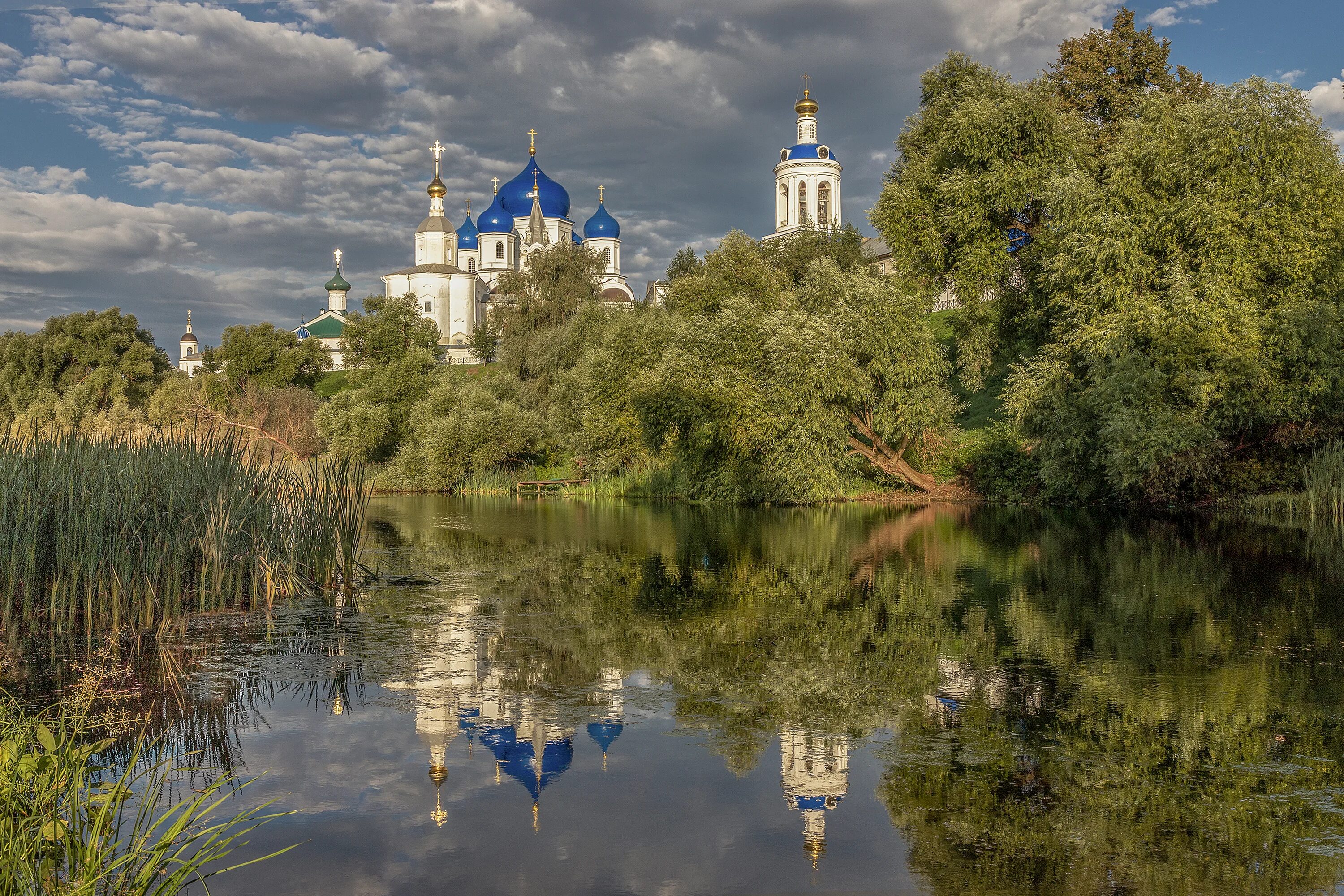 Река храм фото Там за рекой стоит храм золотой - найдено 90 фото