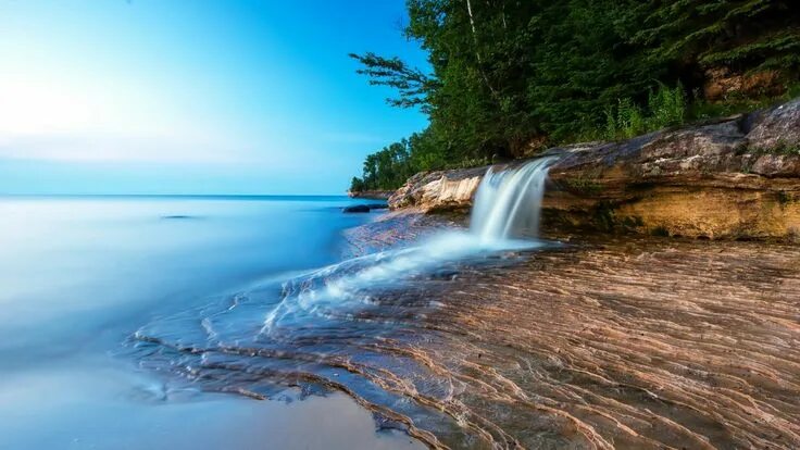 Река и море ул каменка 2 фото Wodospad nad oceanem Pictured rocks national lakeshore, Waterfall, Picture rocks