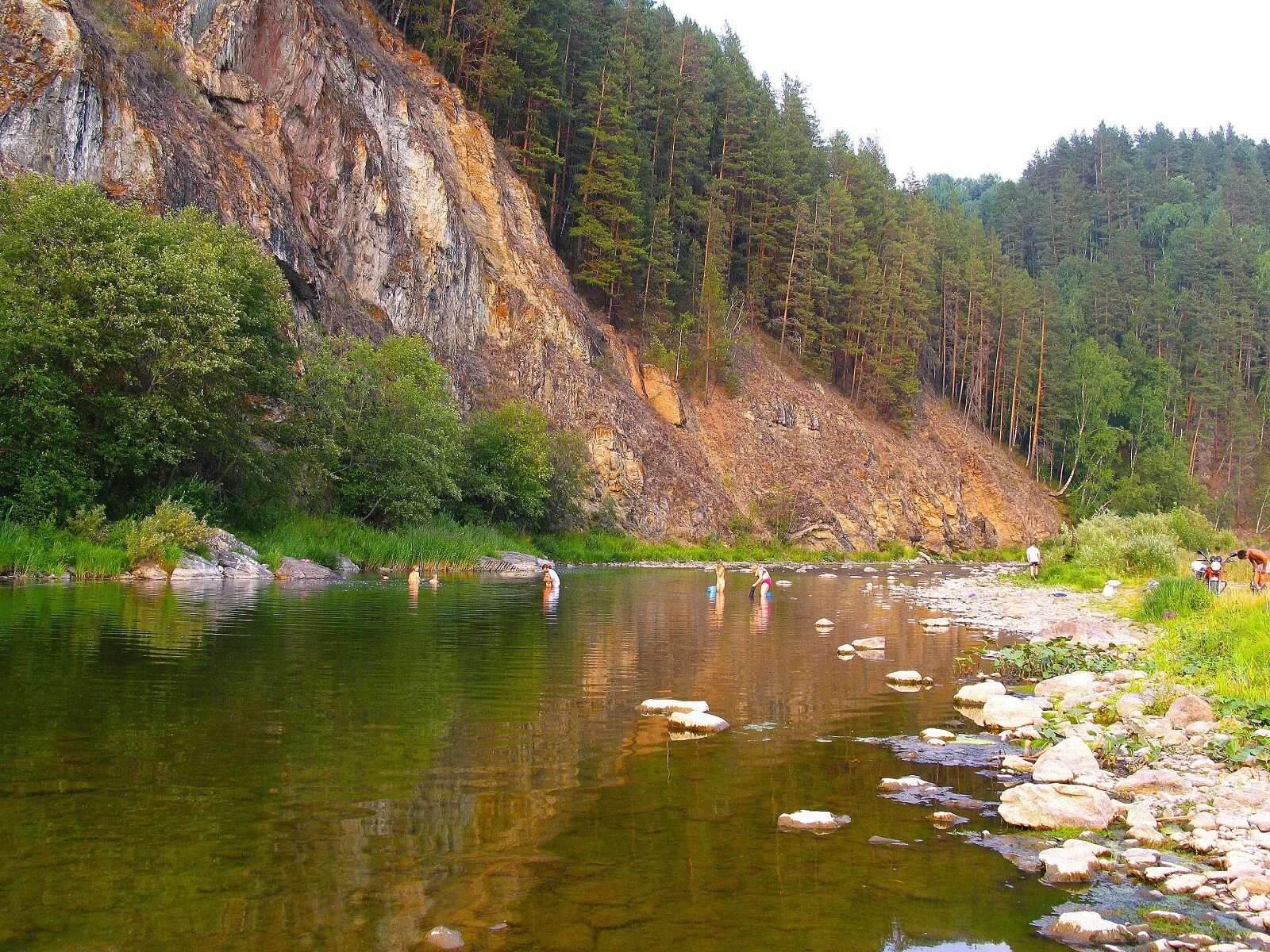 Река инзер фото В жаркий летний день на реке Инзер: фотографии Белорецка и природы Башкирии