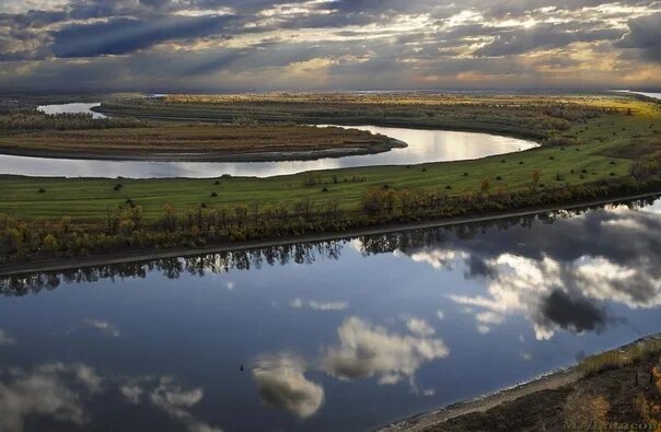 Река иртыш фото Вода и облака. Река Иртыш недалеко от Тобольска. Тюменская область. © Михаил Ден