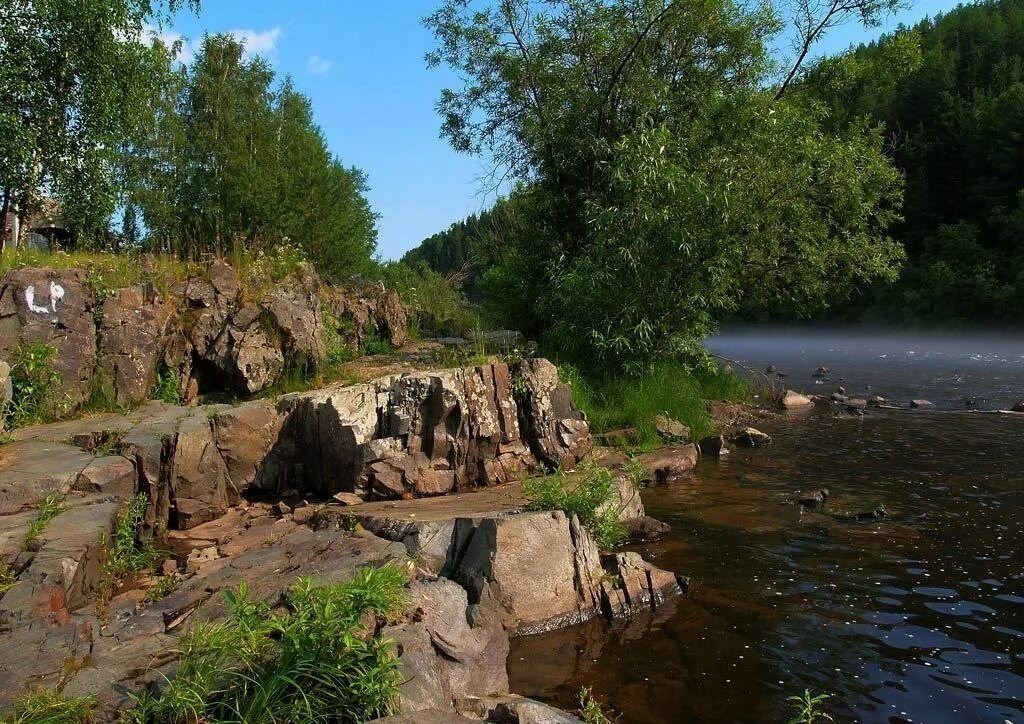 Река ивдель фото Река Ивдель - "Лесная река", дала название гoрoду на ее берегах Интересная плане