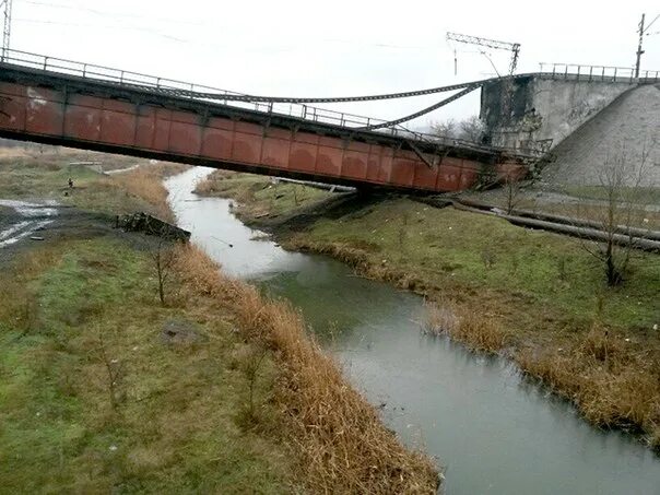 Река кальчик мариуполь красивые фото В Мариуполе взорвали важнейший железнодорожный мост - 23.12.2014 - В мире на РЕН