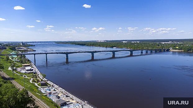 Река кама фото пермь В Перми открыли все полосы для движения транспорта по Коммунальному мосту - Рамб